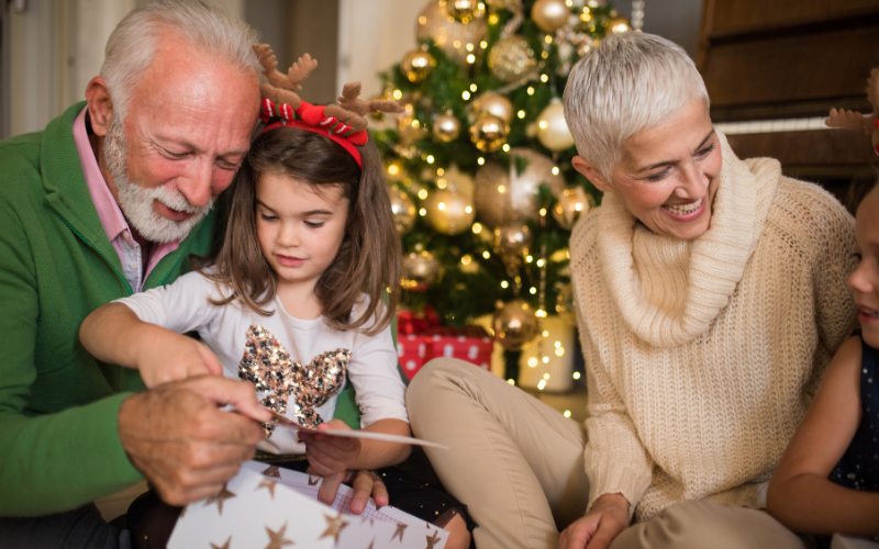 10 Activities to Celebrate Christmas with Your Senior Parents